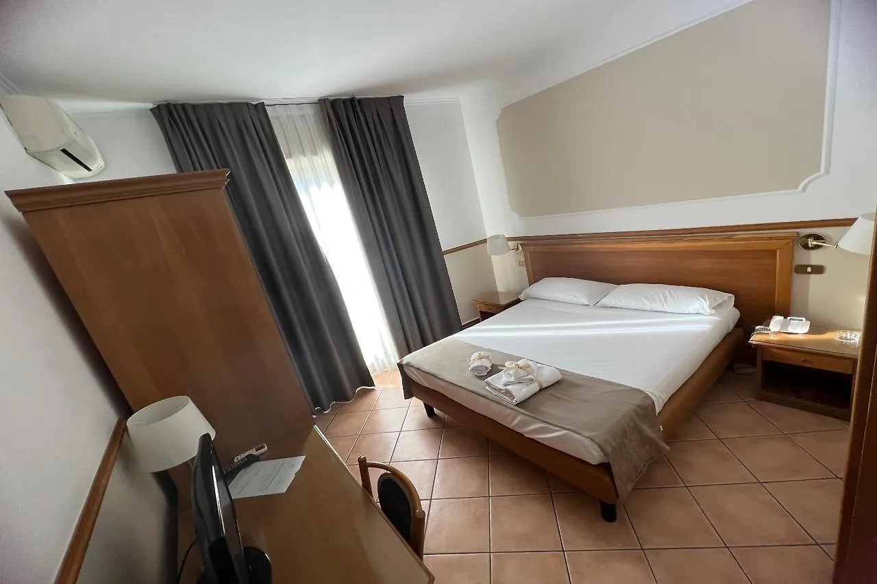 Hotel Leopardi Naples
